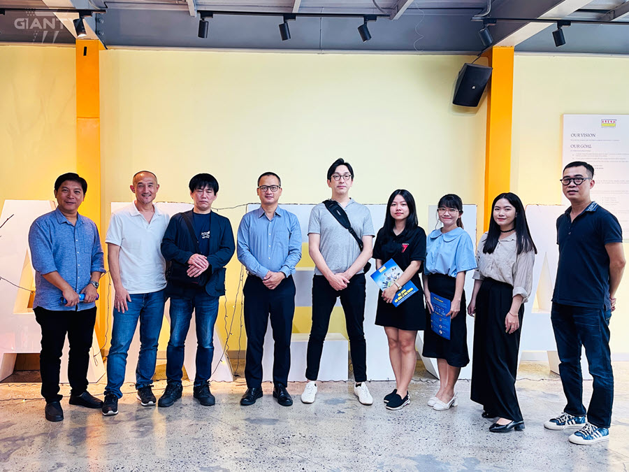 Representatives from GIANTY Vietnam and Arena Multimedia